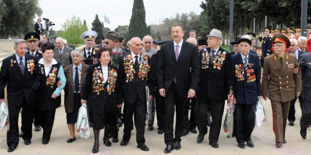 Le président Ilham Aliyev a assisté à la cérémonie organisée à Bakou à l’occasion du 9 Mai – fête de la Victoire sur le fascisme