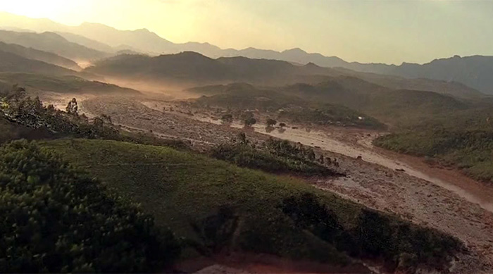 Buried under sea of mud - VIDEO