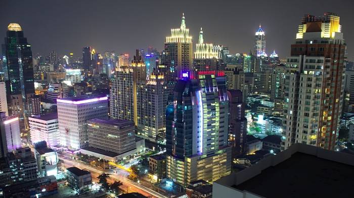 Thaïlande: Explosions dans un centre commercial