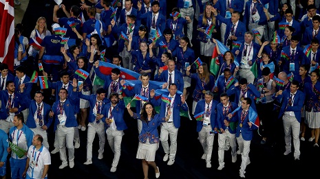 Azerbaijani Athletes enter Stadium - V?DEO