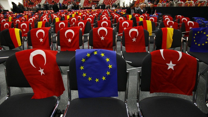 L’Allemagne aurait passé un accord avec la Turquie pour que l’UE accueille plus de réfugiés syriens