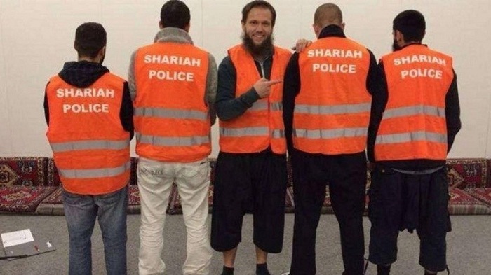 Un tribunal allemand acquitte les membres d`une «police de la charia» qui patrouillait à Wuppertal