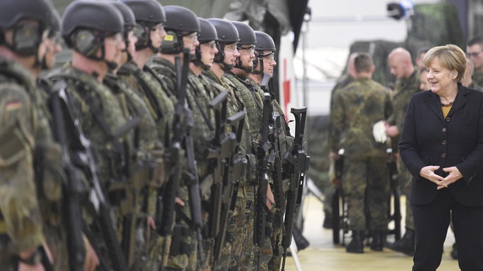Le ministre allemand des Finances défend la formation d`une armée européenne