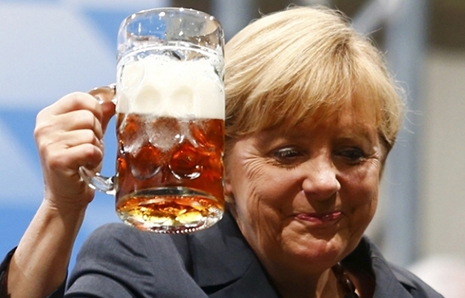 Merkelin yatağından narkoman-kulturist çıxdı 