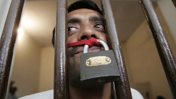 Au Pakistan, un article sur le meurtre de bloggeurs athées mystérieusement enlevé du New York Times