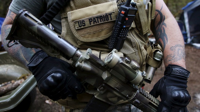 Les miliciens armés appellent les «patriotes américains» aux armes