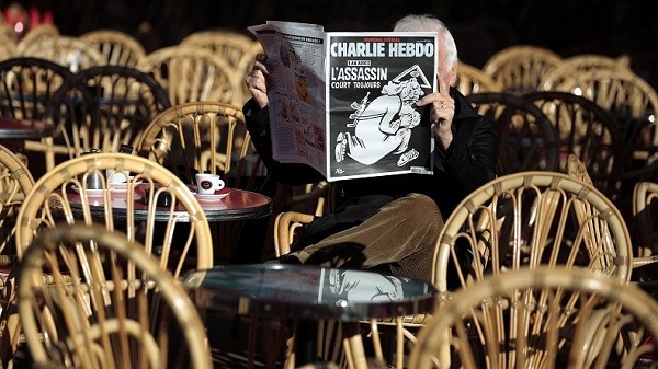 Des activistes russes proposent un boycott international de Charlie Hebdo Des activistes russes proposent un boycott international de Charlie Hebdo
