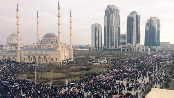 Une manifestation de soutien au dirigeant tchétchène rassemble près de 750 000 personnes
