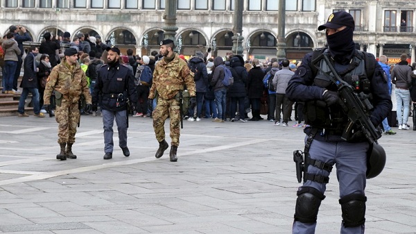 Italie : arrêté pour terrorisme, un homme se défend, prétendant être allé en Turquie pour prier