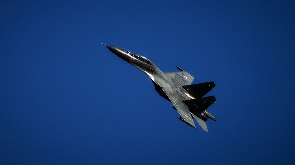 Pentagone: un Su-27 russe a intercepté un avion de reconnaissance américain