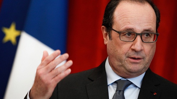 Hollande ne veut pas d’un droit de véto britannique sur la politique de l’eurozone