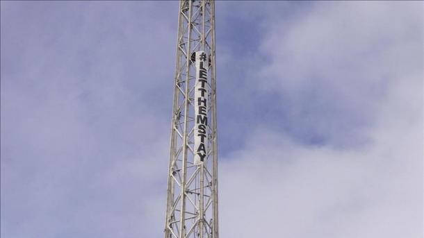 Australie: Une affiche sur la tour de Melbourne dénonce l’expulsion des réfugiés