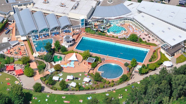 Deux adolescentes agressées sexuellement par des migrants afghans dans un aquaparc en Allemagne