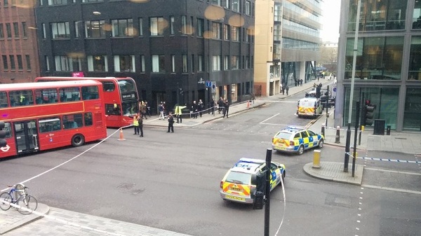 Alerte à la bombe à Londres : la vie reprend son cours, une enquête est ouverte