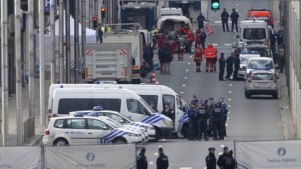Attentats de Bruxelles: un deuxième homme serait activement recherché