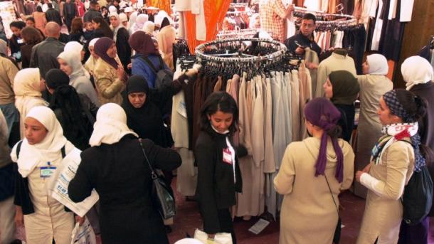 France/mode islamique: Hélène et Malika, créatrices, défendent leur vision de l`élégance