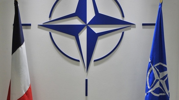 La France revient définitivement dans le giron de l`OTAN