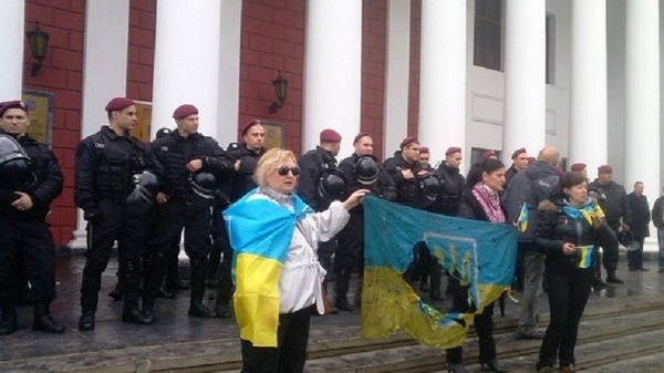 Ukraine : la ville d’Odessa de nouveau en proie à de violents débordements