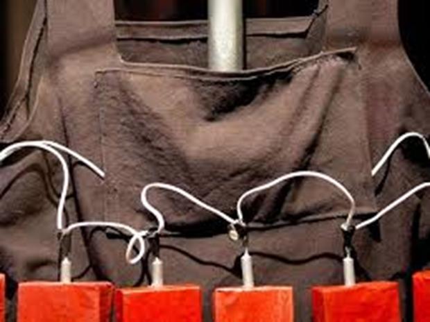Une ceinture semblable à celle des kamikazes trouvée dans une poubelle