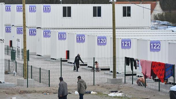 Calais: police et population locale, la double épreuve des migrants