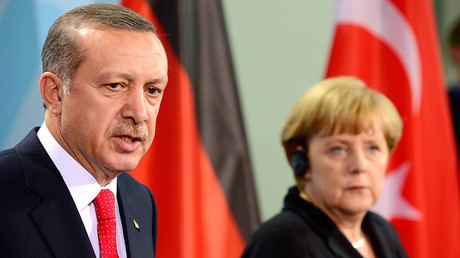 La Turquie menace d`abandonner l`Europe après le projet de loi sur le "génocide" arménien