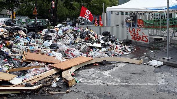 Nouvel impact des grèves en France, les déchets qui ne sont plus collectés ni traités
