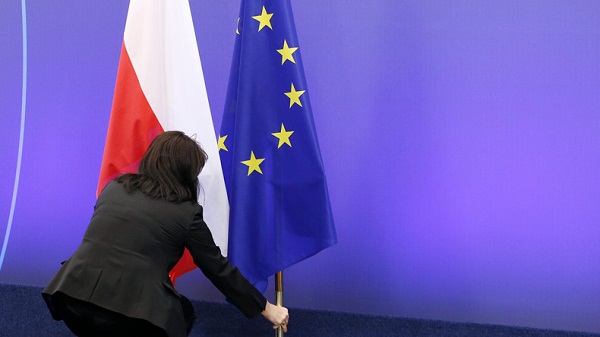 La Pologne réclame un nouveau référendum en Grande-Bretagne pour la ramener dans l`UE