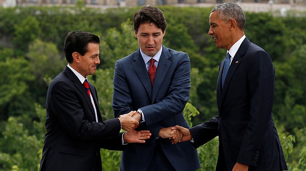 Barack Obama ne donne pas sa main facilement ! La preuve en images