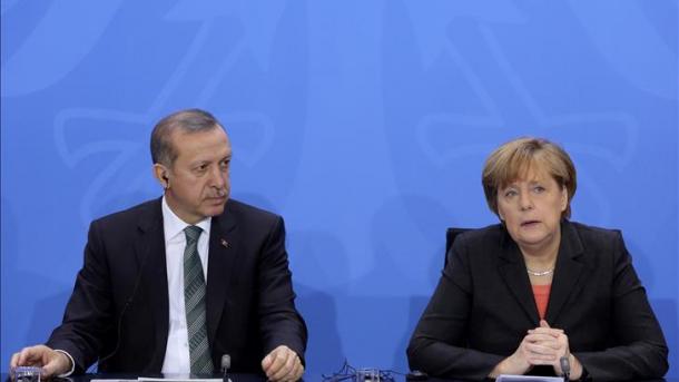 Merkel assure Erdogan du soutien de Berlin à Ankara dans la lutte antiterroriste