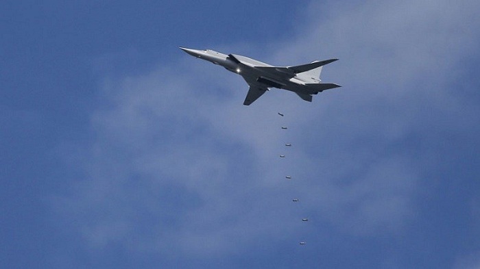 Syrie: l`aviation russe pilonne Palmyre