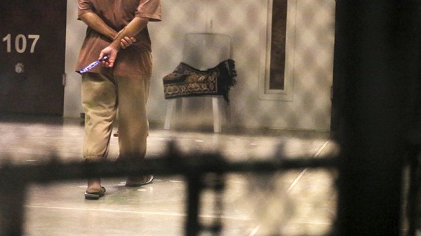 Malgré une erreur sur son identité, un prisonnier de Guantanamo se voit refuser sa libération