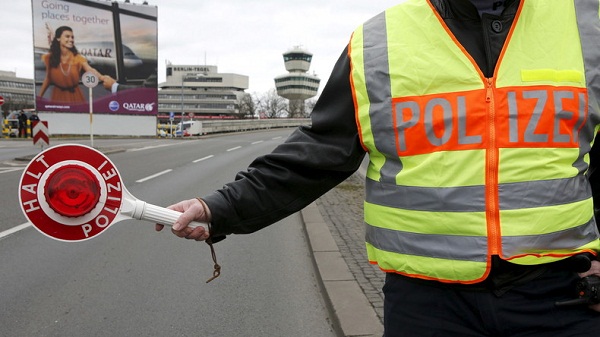 Après les attaques, l`Allemagne augmente la présence policière dans les gares et aux frontières