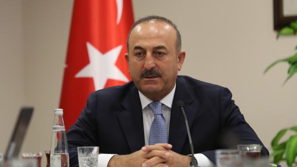 Cavusoglu: « S’il n’y a pas d’exemption de visas, l’accord de réadmission ne sera pas appliqué »