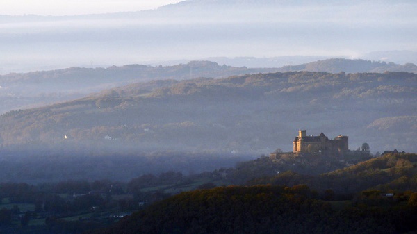 Grande-Bretagne: quand un appartement à Londres permet d`acheter un château en France