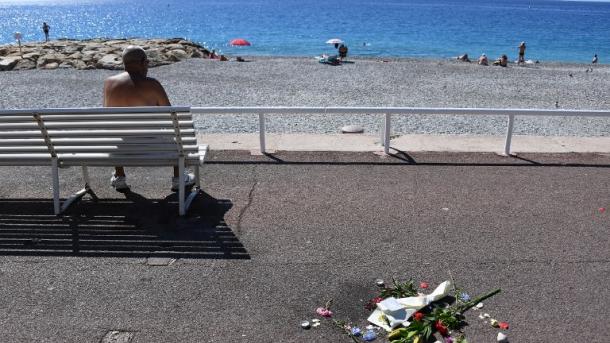 Depuis l`attentat de Nice, annulations en cascade de festivités en France