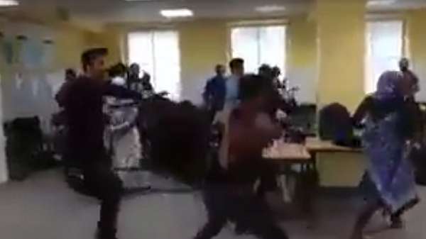 Allemagne : violents affrontements entre réfugiés dans un centre d`accueil de Dortmund - VIDEO