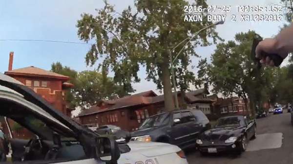 Mort d`un adolescent noir à Chicago : une vidéo de la course-poursuite policière dévoilée - VIDEO
