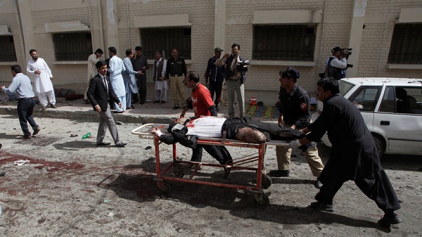 Pakistan : au moins 40 morts dans une explosion à l`entrée d`un hôpital