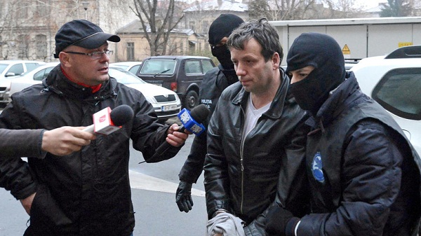 Le hacker Guccifer condamné à plus de 4 ans de prison pour avoir diffusé des mails d`Hillary Clinton