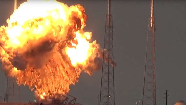 La puissante explosion d’une fusée Space X sur sa rampe de lancement  - VIDEO