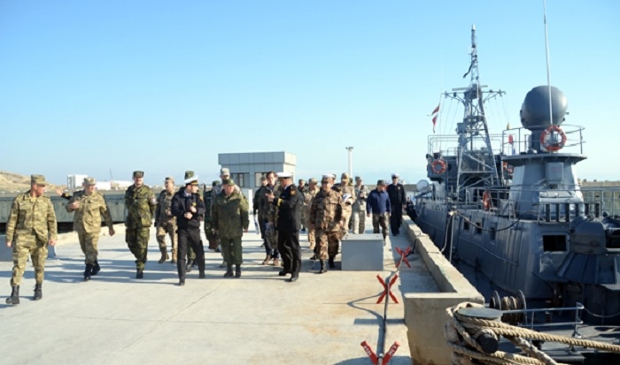 Foreign military attachés visit naval base in Azerbaijan