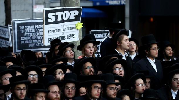 New York : Des milliers de Juifs orthodoxes manifestent contre Israël devant le siège de l`ONU
