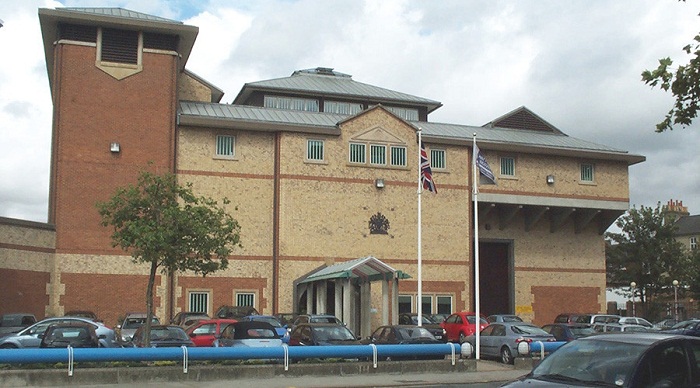 Angleterre : six heures d`émeutes dans une prison de Bedford