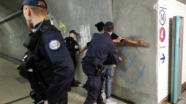 Quels sont les moyens utilisés par la France contre la radicalisation?