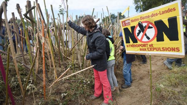 France: la justice autorise le début des travaux d`un aéroport controversé
