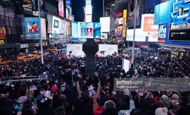 Reactions to Us Presidential Elections results at Times Square - VIDEO