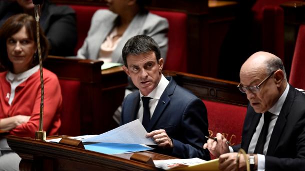 France: l`Assemblée examinera une prolongation de l`état d`urgence le 21 décembre