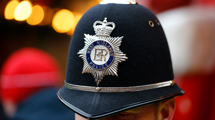 Acusan de explotación sexual a más de 300 policías en el Reino Unido