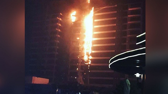 Dubai: incendie sur l`île Palm Jumeirah