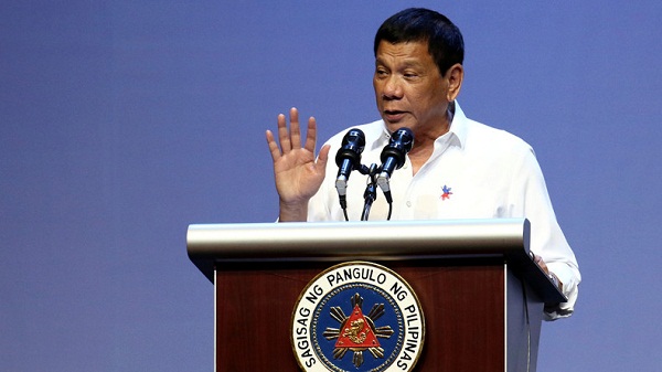 Duterte menace de renoncer à la coopération militaire avec les USA